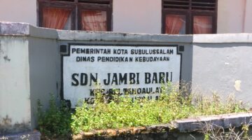 Diminta Pihak Inspektorat Subulussalam Dan Aparat Penegak Hukum Menelusuri Aliran Dana Bos Sekolah Itu Hingga Transfaran Ke Publik.
